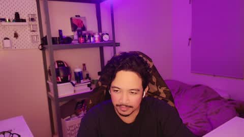 Snapshot of tweezerdick chatting on December 22, 2024, 8:38 am iwasD3nse online show from December 22, 2024, 8:38 am