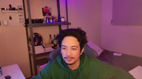 Snapshot of tweezerdick chatting on January 7, 2025, 5:43 am iwasD3nse online show from January 7, 2025, 5:43 am