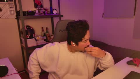 Snapshot of tweezerdick chatting on January 10, 2025, 3:39 am iwasD3nse online show from January 10, 2025, 3:39 am