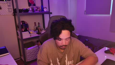 Snapshot of tweezerdick chatting on January 10, 2025, 5:02 pm iwasD3nse online show from January 10, 2025, 5:02 pm