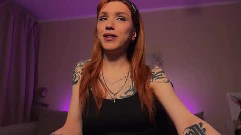 Snapshot of twiinkie_pie chatting on November 15, 2025, 6:37 pm Maria 3 online show from November 15, 2025, 6:37 pm