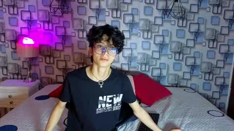 Sebastin online show from April 28, 2026, 12:21 pm