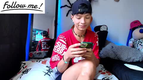Snapshot of twink_sebas_ chatting on December 1, 2024, 4:29 pm Bad boy sebastian online show from December 1, 2024, 4:29 pm