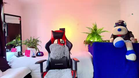 Snapshot of twink_sebas_ chatting on October 11, 2025, 7:12 pm Bad boy sebastian online show from October 11, 2025, 7:12 pm