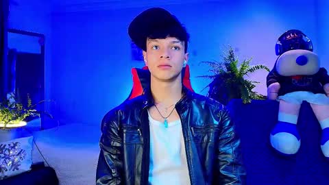 Snapshot of twink_sebas_ chatting on October 16, 2025, 1:39 am Bad boy sebastian online show from October 16, 2025, 1:39 am