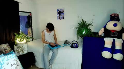 Snapshot of twink_sebas_ chatting on October 17, 2025, 3:20 am Bad boy sebastian online show from October 17, 2025, 3:20 am