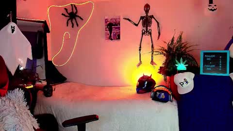 Snapshot of twink_sebas_ chatting on October 21, 2025, 4:35 am Bad boy sebastian online show from October 21, 2025, 4:35 am