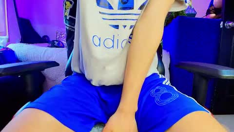 Snapshot of twink_sebas_ chatting on November 11, 2025, 9:59 pm Bad boy sebastian online show from November 11, 2025, 9:59 pm