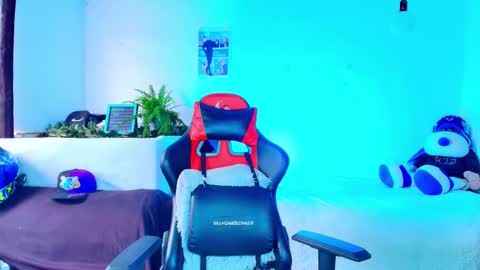 Snapshot of twink_sebas_ chatting on November 24, 2025, 2:39 pm Bad boy sebastian online show from November 24, 2025, 2:39 pm