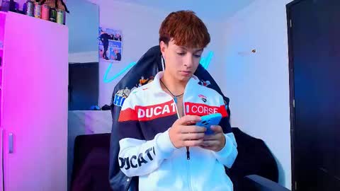 Snapshot of twink_sebas_ chatting on February 7, 2026, 6:33 pm Bad boy sebastian online show from February 7, 2026, 6:33 pm