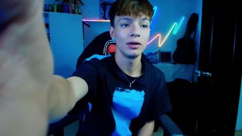 Snapshot of twink_sebas_ chatting on March 3, 2026, 5:24 am Bad boy sebastian online show from March 3, 2026, 5:24 am