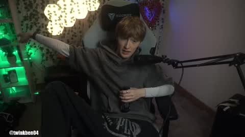 Snapshot of twinkben04 chatting on October 2, 2025, 9:00 pm Ben online show from October 2, 2025, 9:00 pm