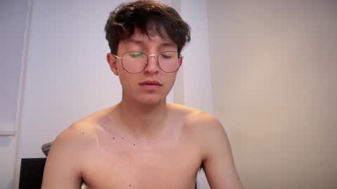 Snapshot of twinkie_19_004 chatting on January 28, 2025, 11:17 pm Santiago online show from January 28, 2025, 11:17 pm