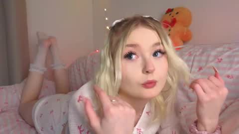 twinklefluff online show from February 7, 2026, 4:11 pm