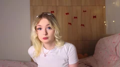 twinklefluff online show from February 18, 2026, 4:14 pm