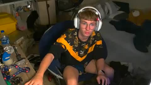 shytwink online show from September 23, 2025, 3:48 pm