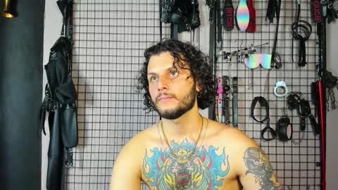 Snapshot of twisted_fantasy_ chatting on February 7, 2025, 3:19 pm Clio Tadeo online show from February 7, 2025, 3:19 pm