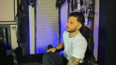 Clio  Tadeo online show from November 17, 2025, 4:40 am