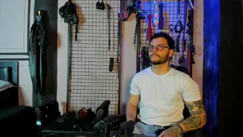 Clio  Tadeo online show from May 25, 2026, 3:56 am