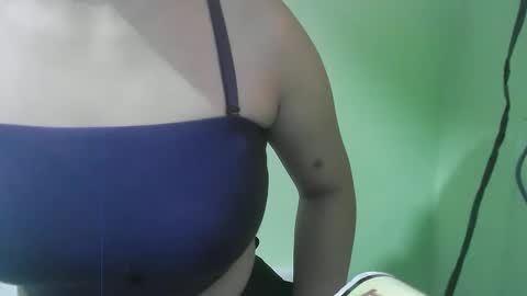Snapshot of twitamscouple4u chatting on October 18, 2025, 4:26 am twitamscouple4u online show from October 18, 2025, 4:26 am