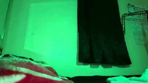 twizzler_twizzle online show from February 15, 2026, 2:36 pm