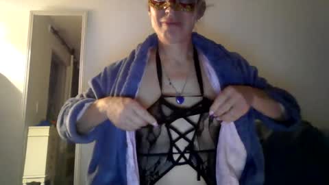 twoboobsonepenis online show from June 11, 2026, 4:10 am