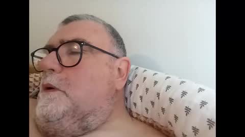 twohats2810 online show from April 9, 2026, 9:36 am