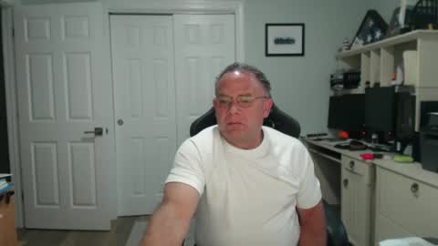 Twopeopleinlove online show from October 2, 2025, 10:00 am