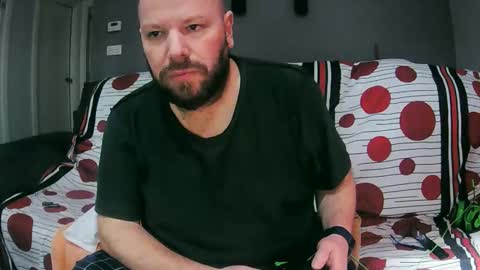 Snapshot of txan9876 chatting on December 21, 2025, 9:33 pm Txan Chan online show from December 21, 2025, 9:33 pm