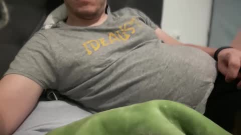 Snapshot of tyber87 chatting on October 17, 2025, 8:00 pm Padrynhyo online show from October 17, 2025, 8:00 pm