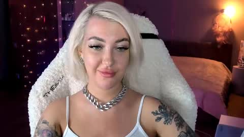 Miley online show from February 25, 2025, 3:16 pm