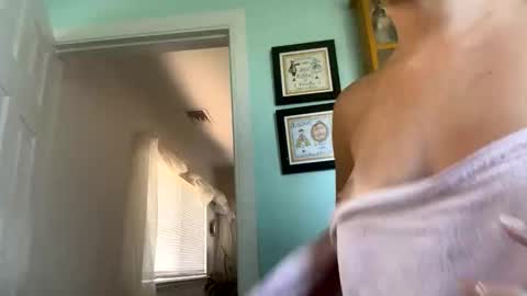 Snapshot of tylababyy chatting on November 23, 2025, 5:13 pm tylababyy online show from November 23, 2025, 5:13 pm