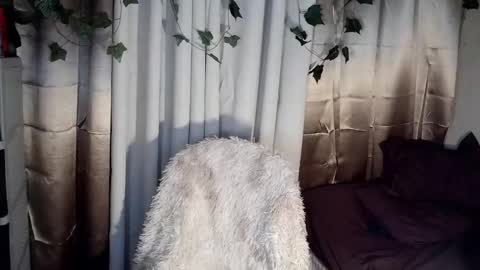 tyladine online show from November 9, 2025, 4:38 pm