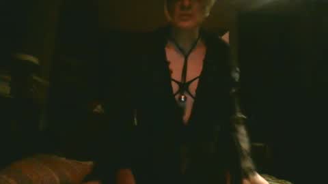 Snapshot of tyler2wo chatting on December 31, 2024, 3:45 am tyler2wo online show from December 31, 2024, 3:45 am