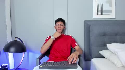 Snapshot of tyler_fox_ chatting on February 27, 2026, 9:37 pm Tyler Fox online show from February 27, 2026, 9:37 pm