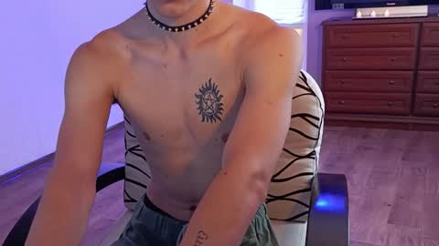 Snapshot of tyler_hack chatting on October 11, 2025, 11:20 am Tyler and Chris online show from October 11, 2025, 11:20 am