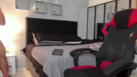 tyler_hank1 online show from December 15, 2025, 11:53 pm