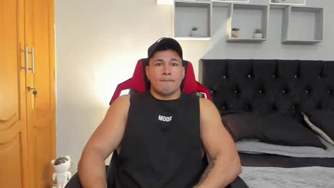 tyler_hank1 online show from April 10, 2026, 10:58 pm