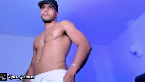 Snapshot of tyler_jonnes chatting on October 20, 2025, 10:32 pm Tyler online show from October 20, 2025, 10:32 pm