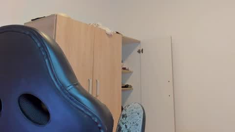     online show from December 8, 2024, 9:41 pm