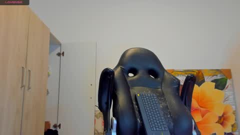     online show from March 10, 2025, 5:18 pm