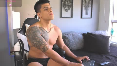 Snapshot of tyler_muscle chatting on December 7, 2024, 2:24 pm David online show from December 7, 2024, 2:24 pm