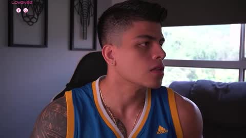 Snapshot of tyler_muscle chatting on September 20, 2025, 3:57 pm David online show from September 20, 2025, 3:57 pm