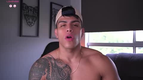 Snapshot of tyler_muscle chatting on September 24, 2025, 2:09 pm David online show from September 24, 2025, 2:09 pm