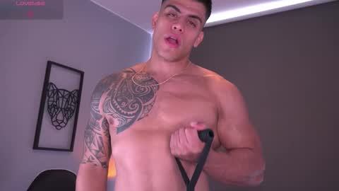 Snapshot of tyler_muscle chatting on November 6, 2025, 3:24 pm David online show from November 6, 2025, 3:24 pm