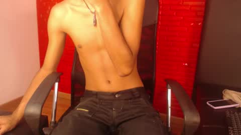 tyler_wolf_1 online show from October 7, 2025, 11:18 am