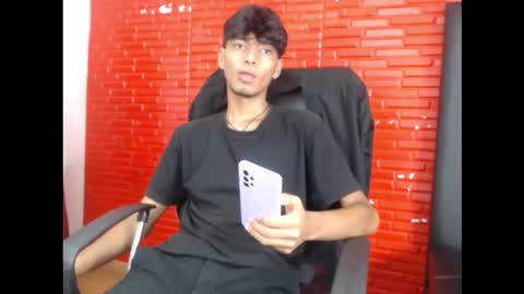 tyler_wolf_1 online show from October 8, 2025, 11:52 am