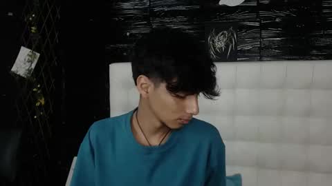 tyler_wolf_1 online show from October 20, 2025, 12:27 pm