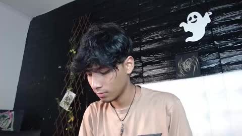 tyler_wolf_1 online show from October 22, 2025, 12:27 pm