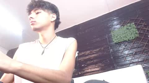 tyler_wolf_1 online show from November 6, 2025, 12:17 pm